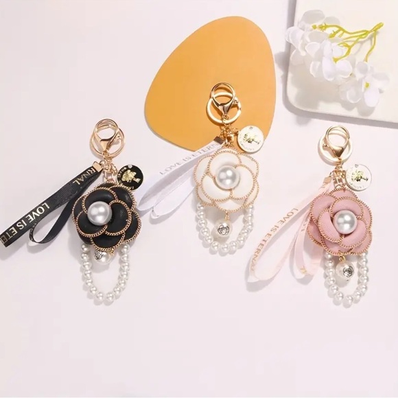 NEWT CAMELLIA KEY CHAIN and 3 Colors. - Picture 9 of 10